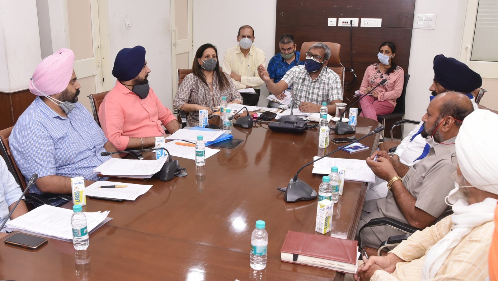 CEO Dr. Raju held a meeting with the representatives of recognised political parties regarding up coming Punjab Vidhan Sabha elections