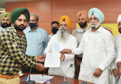 RANDHAWA HANDS OVER APPOINTMENT LETTER TO KIN OF 23 DECEASED EMPLOYEES OF BUDHEWAL SUGAR MILL