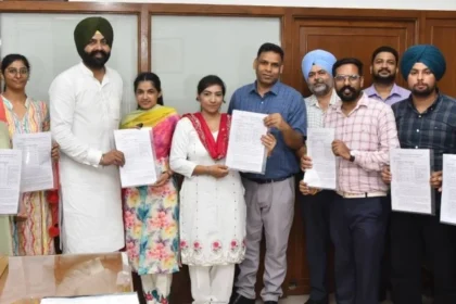 पंचायत मंत्री ने 10 स्टेनो-टाइपिस्टों को सौंपे नियुक्ति पत्र