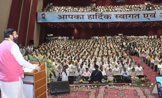 मुख्यमंत्री ने छोटी सरकारों को दी कई "नायाब सौगातें"