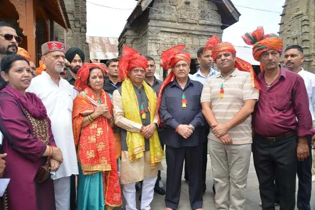 राज्यपाल ने अंतरराष्ट्रीय मिंजर मेले का शुभारंभ किया