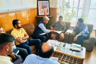 विक्रमादित्य सिंह ने क्षतिग्रस्त एनएच की मरम्मत के दिए निर्देश
