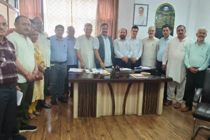 श्रमिकों की मांगों पर विचार करेगी सरकार