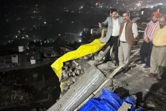 सीएम ने डीडीयू के समीप भूस्खलन प्रभावित क्षेत्र का निरीक्षण किया