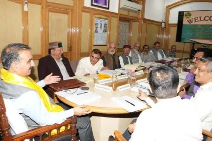 सीएम ने दिए वन निगम के दोषी ठेकेदारों को ब्लैकलिस्ट करने के निर्देश