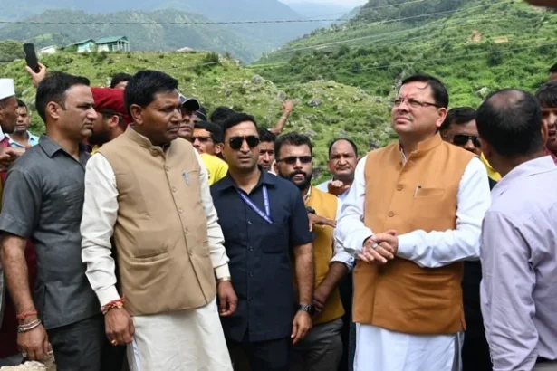 धामी ने किया आपदा प्रभावित इलाकों का दौरा