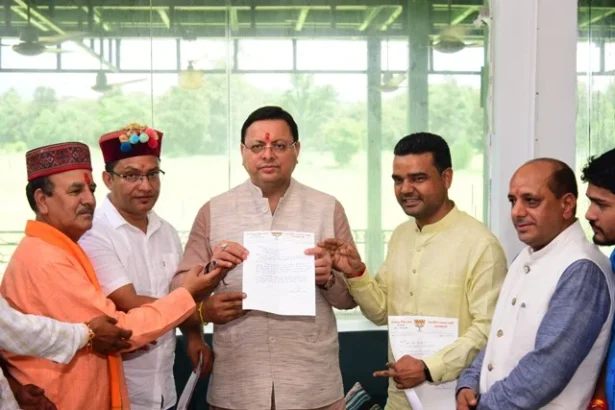 पुरोला के प्रतिनिधिमंडल ने की सीएम धामी से मुलाकात