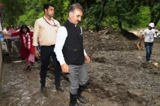 बादल की आफत से निपटने को फील्ड में उतरे सीएम