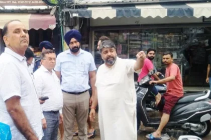 मंत्री गोयल ने किया अंबाला में जलभराव इलाकों का दौरा