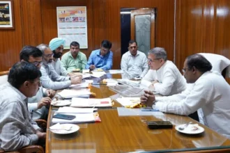 सस्ती दर पर मिलेंगे मधुमक्खी पालन के उपकरण - कृषि मंत्री