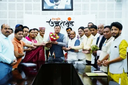 सीएम ने की चार धाम के पुरोहितों, टूर ऑपरेटरों से मुलाकात