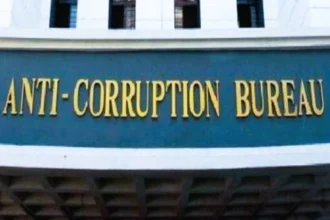 आयुष्मान योजना से जुड़े डिप्टी सीईओ रिश्वत के साथ गिरफ्तार