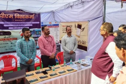 पीएम मोदी भी एक शिल्पी हैं जो देश के नवनिर्माण में प्रयासरत - जोशी