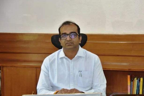पीठासीन व पोलिंग अधिकारियों की रिहर्सल की तैयारी