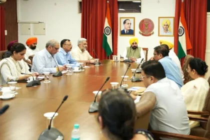 सीएम ने अस्पताल से छुट्टी मिलते ही की अहम बैठक