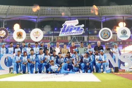 सीएम ने उत्तराखंड प्रीमियर लीग की विजेता टीम को किया सम्मानित