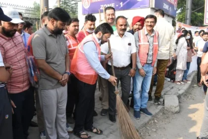 स्थानीय निकाय मंत्री ने की ‘स्वच्छता की लहर’ अभियान की शुरुआत