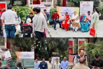 देहरादून, 11 नवंबर। राष्ट्रव्यापी डिजिटल जीवन प्रमाणपत्र (डीएलसी) अभियान 3.0 – पीआईबी स्टेटमेंट (पोस्ट-इवेंट) पेंशन एवं पेंशनभोगी कल्याण विभाग, कार्मिक, लोक शिकायत तथा पेंशन मंत्रालय,भारत सरकार द्वारा केंद्र सरकार के पेंशन भोगियों के लिए 1 से 30 नवंबर तक राष्ट्रव्यापी डिजिटल जीवन प्रमाणपत्र(डीएलसी) अभियान 3.0 आयोजित कर रहा है। इस अभियान में “होल ऑफ गवर्नमेंट” एप्रोच अपनाते हुए कई हितधारकों के सहयोग से, देशभर के 800 शहरों/जिलों में शिविर लगाए जा रहे हैं। केंद्र सरकार के पेंशन भोगियों के लिए और अधिक 'सुविधापूर्ण जीवन' सुनिश्चित करने के लिए, नवंबर 2021 में, डिजिटल जीवन प्रमाण पत्र जमा करने के लिए, फेस ऑथेन्टिकेशन तकनीक का शुभारंभ किया गया था। फेस ऑथेन्टिकेशन तकनीक एक ऐसी तकनीक है जिसमें किसी भी एंड्रॉयड आधारित स्मार्टफोन से डिजिटल जीवन प्रमाण पत्र जमा किया जा सकताहै। इस तकनीक से बाह्य बायोमेट्रिक उपकरणों की आवश्यकता समाप्त हो गई है और जीवन प्रमाणपत्र जमा करने की प्रक्रिया सुलभ और आसान हो गई है। वर्ष 2022 में विभाग द्वारा आयोजित अभियान में1.41 करोड़ से भी अधिक डीएलसी जनरेट किए गए, जिनमें केंद्र सरकार के पेंशन भोगियों के 42 लाख से अधिक डीएलसी जनरेट किए गए। नवंबर, 2023 में 100 शहरों में आयोजित अभियान द्वारा कुल1.47 करोड़ डीएलसी जनरेट किए गए थे, जिनमें से 45 लाख केंद्र सरकार के पेंशनभोगी द्वारा जनरेट किए गए। इस वर्ष, बैंकों, इंडिया पोस्ट पेमेंट बैंक, पेंशनभोगी कल्याण संघों, यूआईडीएआई, इलेक्ट्रॉनिक और सूचना प्रौद्योगिकी मंत्रालय, रक्षा मंत्रालय, रेल मंत्रालय और दूरसंचार विभाग के सहयोग से आयोजित इस अभियान का मुख्य उद्देश्य यह सुनिश्चित करना है कि सभी पेंशन भोगी, विशेष रूप से वयोवृद्ध तथा अशक्त पेंशनभोगी अपना जीवन प्रमाणपत्र आसानी से जमा कर सकें। देशभर के विभिन्न शहरों में कई स्थानों पर शिविर लगाए जा रहे हैं और बैंक शाखाओं में कार्मिक अपने स्मार्ट फोन से पेंशनभोगियों को डीएलसी जमा करने में सहायता कर रहे हैं। साथ ही वयोवृद्ध/दिव्यांग/बीमार पेंशन भोगियों के लिए घरों/अस्पतालों में जा कर जीवन प्रमाणपत्र डिजिटल रूप से जमा करने की सुविधा देने के लिए विशेष प्रबंध किए गए हैं। इस अभियान का प्रचार-प्रसार सोशल मीडिया पर और बैनरों द्वारा भी किया जा रहा है, तथा इसकी निगरानी विभाग द्वारा डीएलसी पोर्टल के माध्यम से की जा रही है ताकि अधिकतम भागीदारी सुनिश्चित की जा सके। इसी श्रृंखला में श्री समीन अंसारी, अवर सचिव पेंशन एवं पेंशनभोगी कल्याण विभाग एवं  श्री अशवनी कुमार, उपनिदेशक यू आई डी आई ए (आधार) के साथ स्टेट बैंक ऑफ इंडिया के अधिकारियों और पेंशनर संघ के सदस्यों ने देहरादून शहर में 11  नवंबर, 2024 को स्टेट बैंक ऑफ इंडिया द्वारा 5 शाखाओं - आई एम ए, बीरपुर, सहारनपुर रोड, डिफेंस कॉलोनी और आई आई पी टाउनशिप में लगाए गए शिविरों में जाकर पेंशनभोगियों का जीवन प्रमाणपत्र जनरेट किया और उन्हें विभिन्न डिजिटल तरीकों जैसे फेस ऑथेंटिकेशन तकनीक आदि के बारे में जानकारी प्रदान की। इंडिया पोस्ट पेमेंट बैंक भी देहरादून जिले के सभी डाकघरों पर निर्धारित तिथियों को यह शिविर लगा रहा है| इन शिविरों का व्यापक प्रचार-प्रसार किया गया और इस अभियान को सफल बनाने के लिए हर संभव प्रयास किए गए।