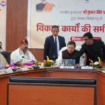 सीएम धामी ने पिथौरागढ़ से जुड़े विकास कार्यों पर लिया अपडेट