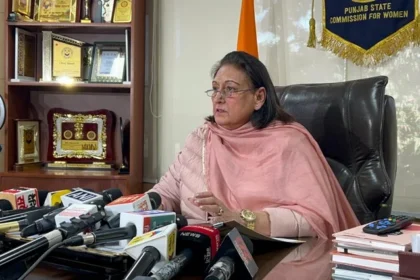 मुश्किल में एसजीपीसी चीफ, महिला आयोग ने भेजा नोटिस