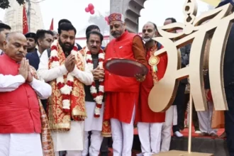सीएम ने मां शब्द के 51 फुट विराट स्वरूप की रखी आधारशिला