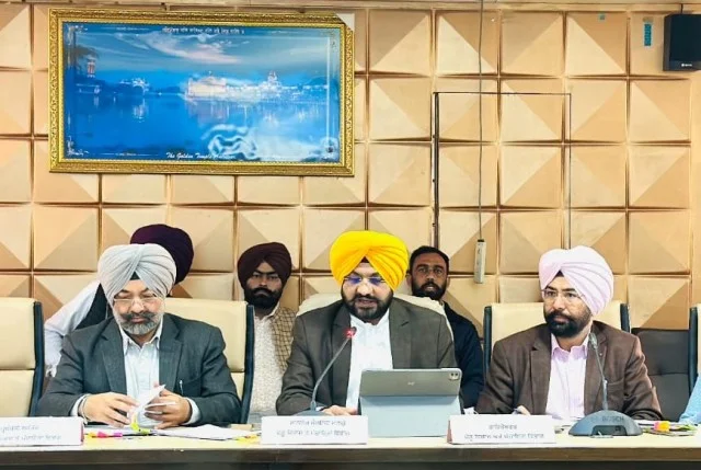 ग्रामीण परियोजनाओं को समयबद्ध पूरा करने के आदेश