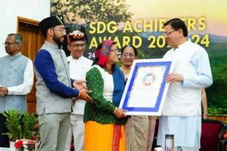 16 एस.डी.जी एचीवर को मुख्यमंत्री ने किया सम्मानित