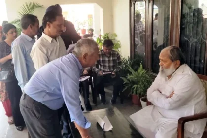 विज ने सुनी लोगों की समस्याएं