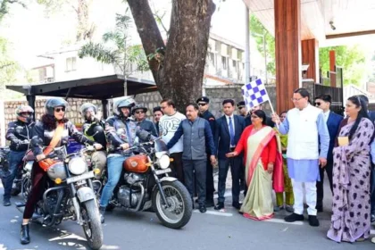 सीएम धामी ने बाइक रैली को दिखाई हरी झंडी
