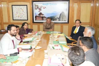 सीएम ने की एचपीएसईडीसी के साथ रिव्यू मीटिंग
