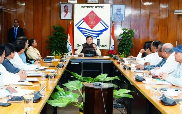 सीएम ने दिए प्राकृतिक जल स्रोतों के संरक्षण के निर्देश