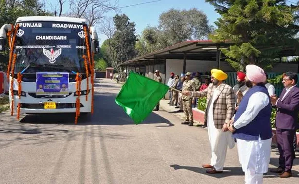 स्कूल प्रिंसिपल लेंगे सिंगापुर में ट्रेनिंग, सीएम ने बैच को दिखाई हरी झंडी