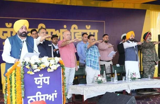 नशों के खिलाफ जंग में युवा दें सहयोग - केजरीवाल