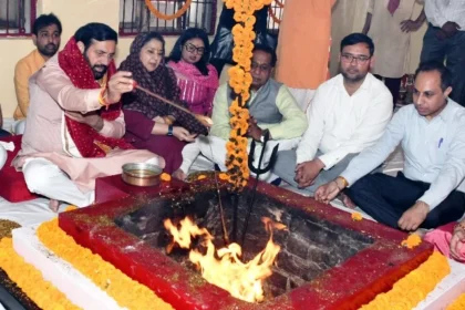 मुख्यमंत्री ने श्री काली माता मंदिर में की पूजा अर्चना