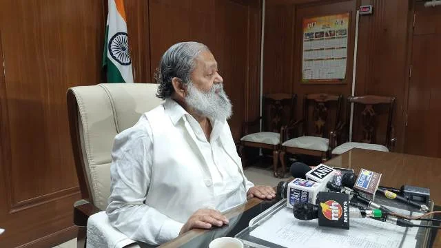 ‘‘आज देश युद्ध के मुहाने पर खड़ा है और ऐसे समय में सभी को एकजुटता दिखानी चाहिए’’- विज
