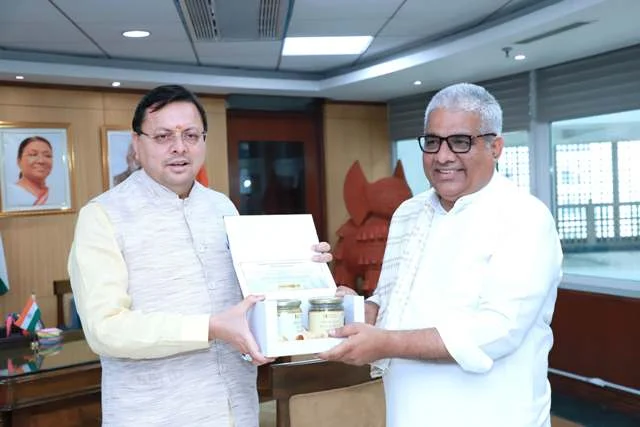 ऊर्जा परियोजनाओं को बढ़ावा देने के लिए CM धामी ने केंद्र से की मांग