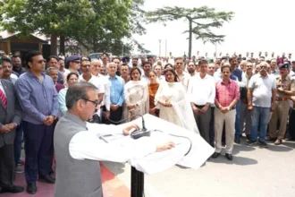 सद्भावना चौक पर राजीव गांधी की प्रतिमा पर माल्यार्पण किया गया