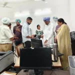 अधिकारियों की हाजिरी और फाइलों की जांच कर मंत्री ने दिखाई सख्ती
