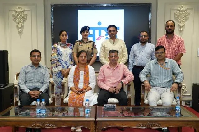 पुलिस अधिकारियों को आधार के सुरक्षित उपयोग के लिए किया जागरूक
