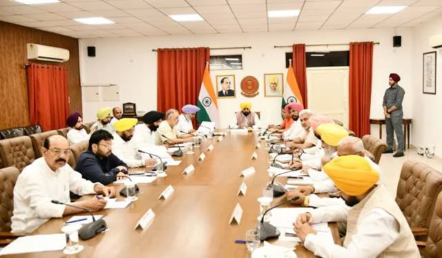 पंजाब सरकार ने दुकान एवं व्यावसायिक प्रतिष्ठान अधिनियम में ढील दी