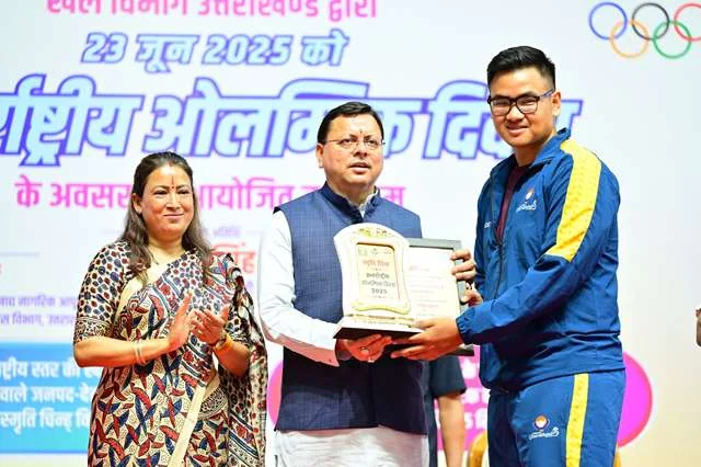 पदक विजेता खिलाड़ियों को मुख्यमंत्री ने दिया सम्मान