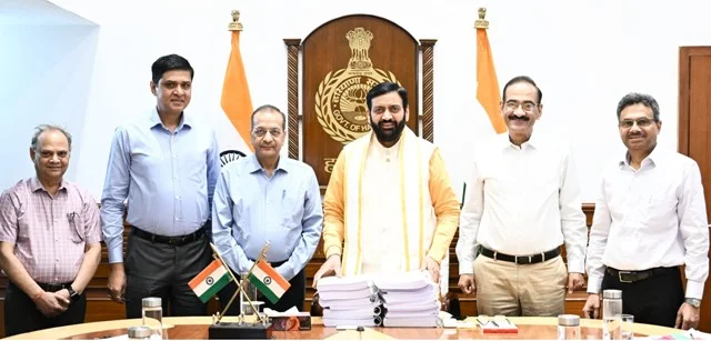 सरकारी विभागों की दक्षता बढ़ाने को कमीशन की सिफारिशें मंजूर