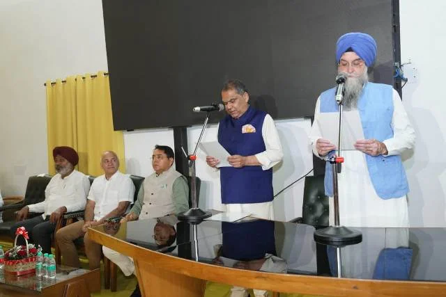 सिसोदिया-अरोड़ा की मौजूदगी में संजीव अरोड़ा बने पंजाब विधानसभा सदस्य