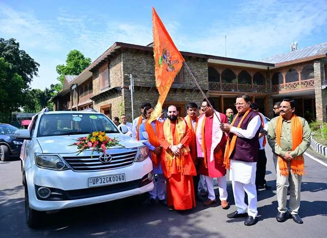 धामी ने किया कुशीनगर कलश यात्रा का फ्लैग ऑफ
