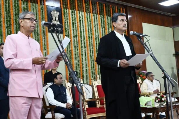 CJ शील नागू ने नए राज्यपाल को पद एवं निष्ठा की शपथ दिलाई