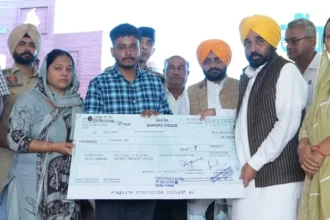 शहीद एएसआई के परिवार को आर्थिक सहायता