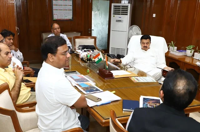हरियाणा सरकार ने उद्योग विकास योजनाओं पर की समीक्षा