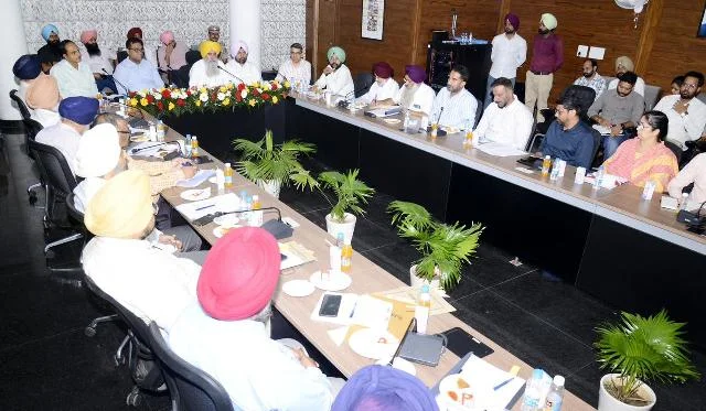 अनाज मंडियों में खरीफ खरीद को लेकर तैयारियां पूरी: कृषि मंत्री