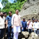 आपदा प्रभावित परिवारों को धामी का आश्वासन – सरकार हर वक्त साथ