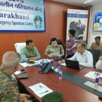 उत्तराखंड आपातकालीन केंद्र पहुँचे मुख्य सचिव, राहत कार्यों पर हुई चर्चा